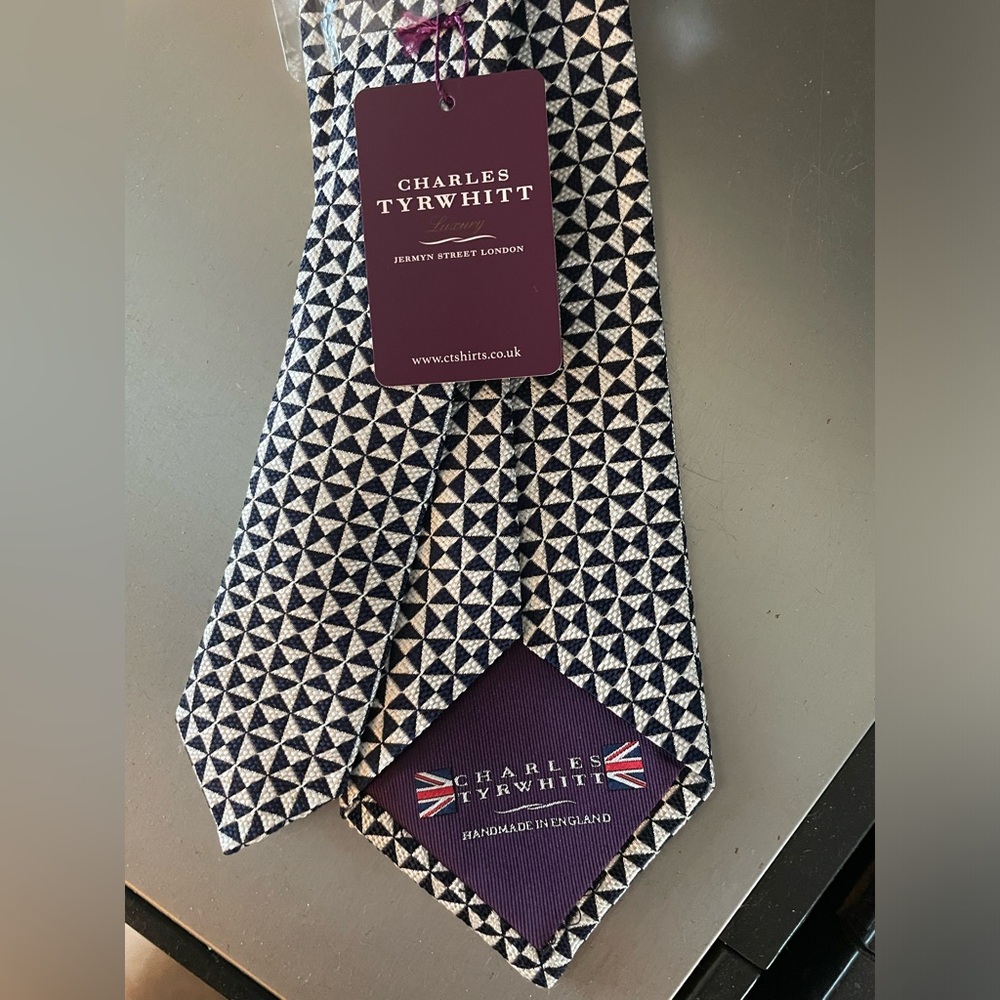 Brand-new Charles Tyrwhitt Handmade Luxury Tie